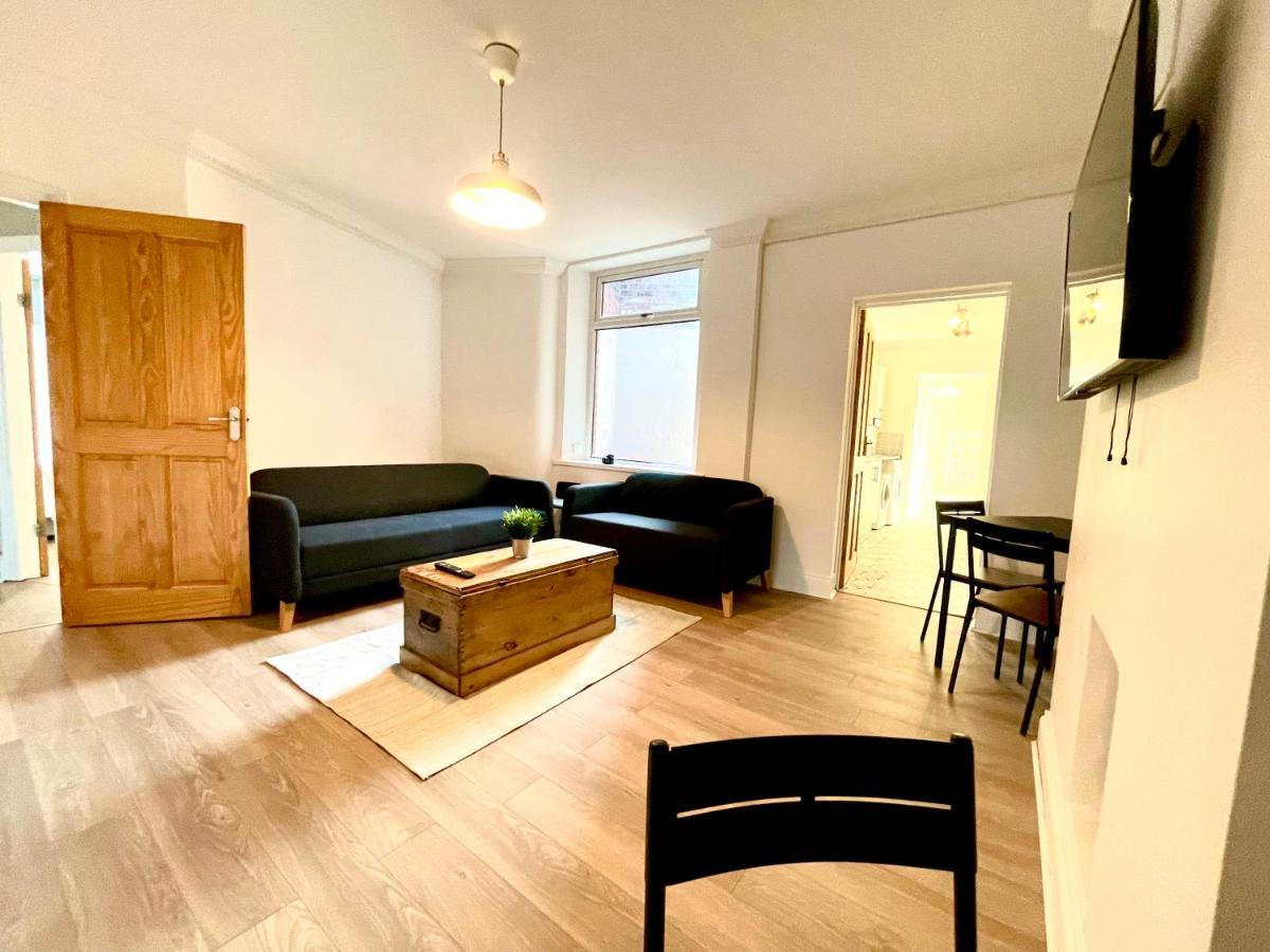 Huge Serviced Apartment With Free Parking Jesmond Dış mekan fotoğraf