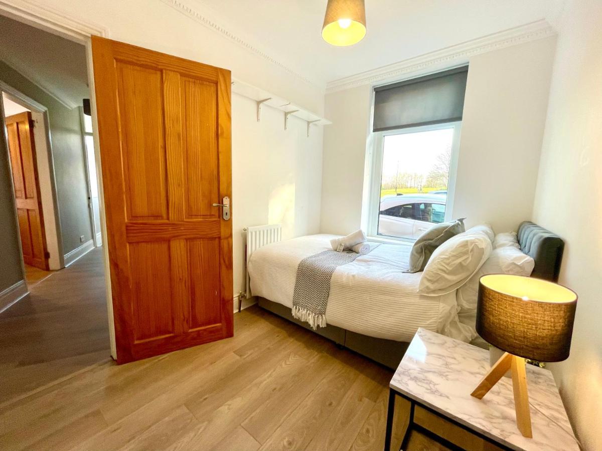 Huge Serviced Apartment With Free Parking Jesmond Dış mekan fotoğraf