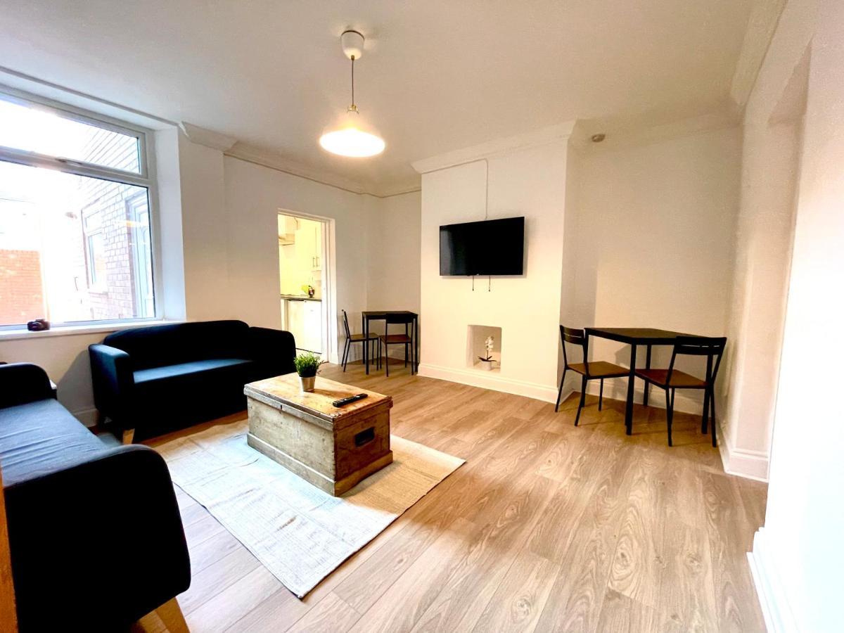 Huge Serviced Apartment With Free Parking Jesmond Dış mekan fotoğraf