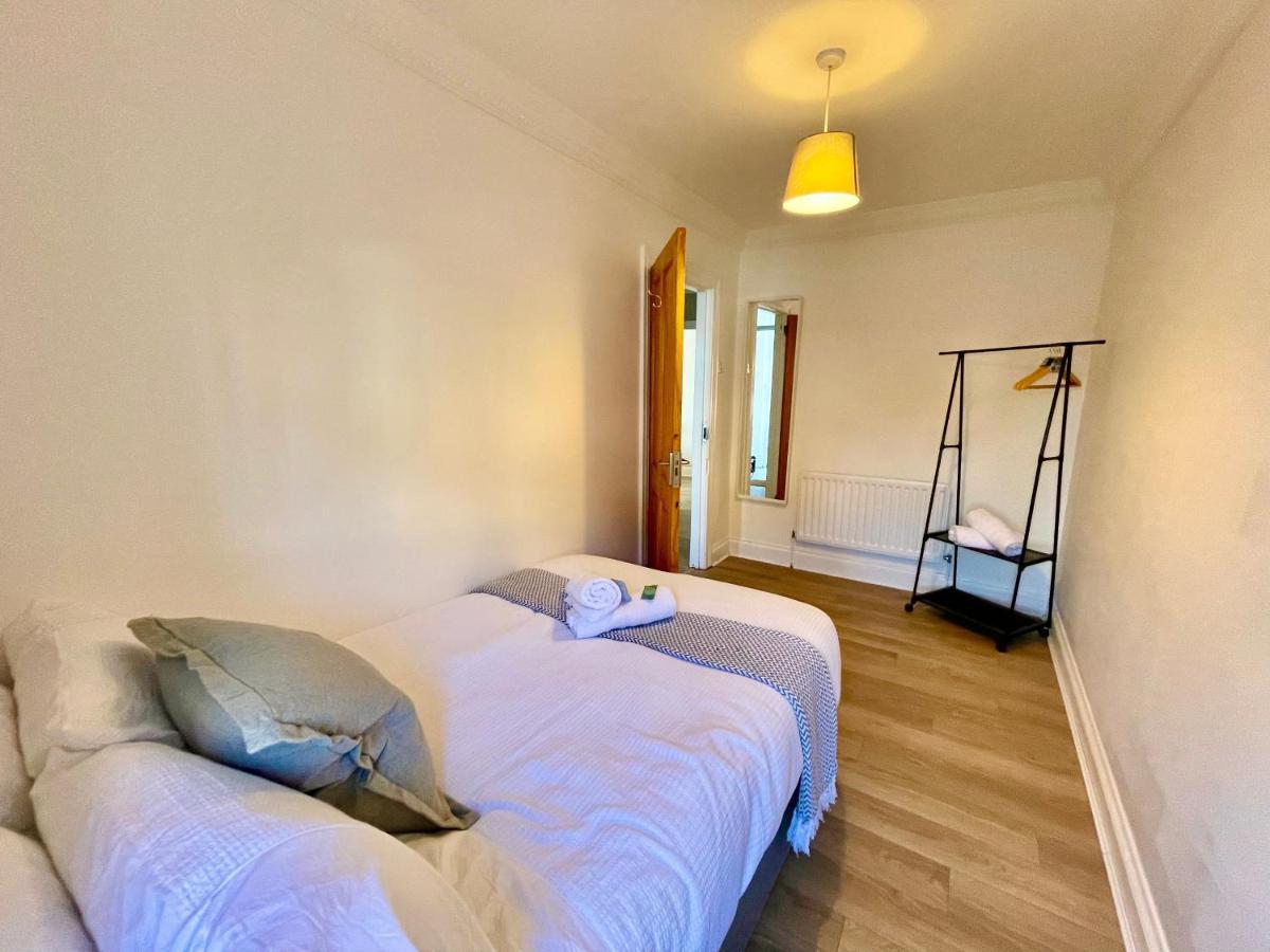 Huge Serviced Apartment With Free Parking Jesmond Dış mekan fotoğraf